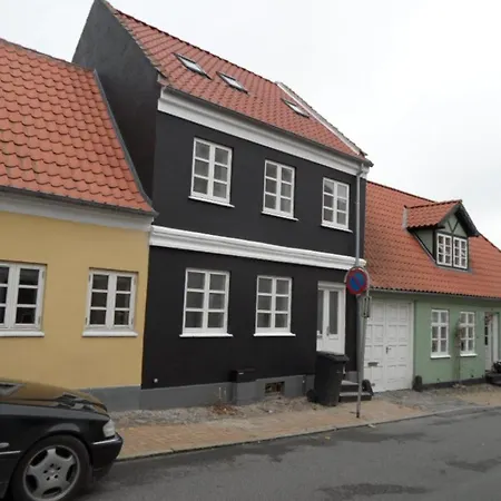 Skraedderens Hus * אסנס